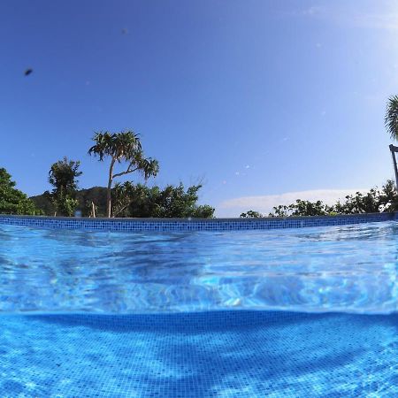 ホテル ブルースイーツ・ハナムロ 座間味村 エクステリア 写真